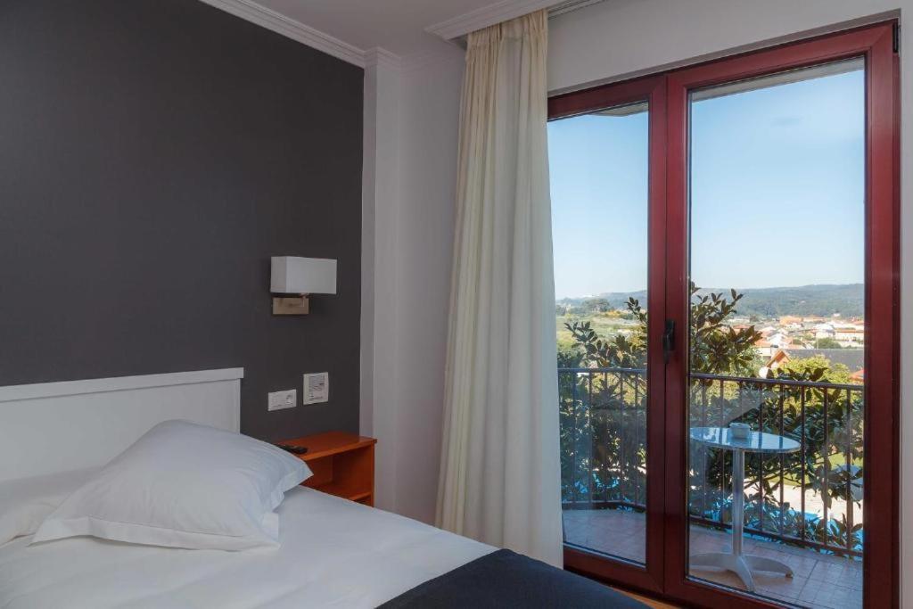 Hotel Lombina Пуэбла-дель-Караминьяль Экстерьер фото