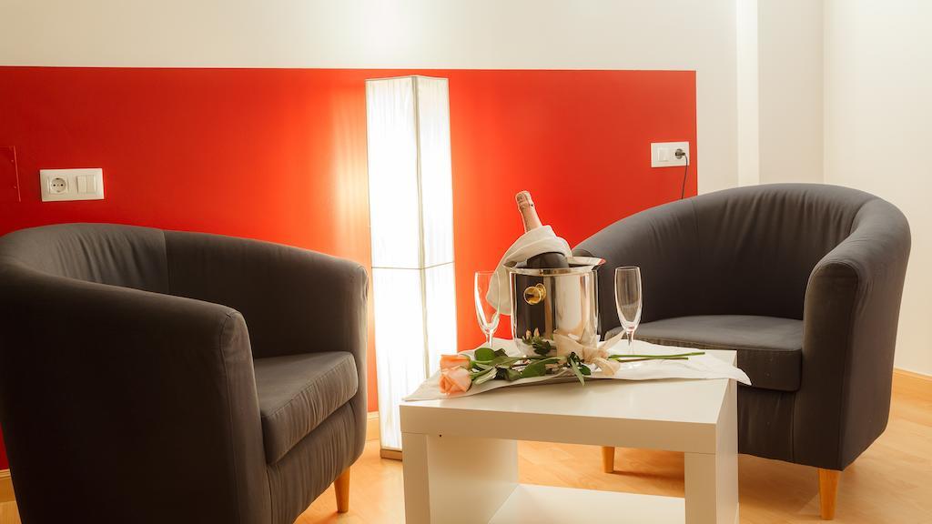 Hotel Lombina Пуэбла-дель-Караминьяль Экстерьер фото
