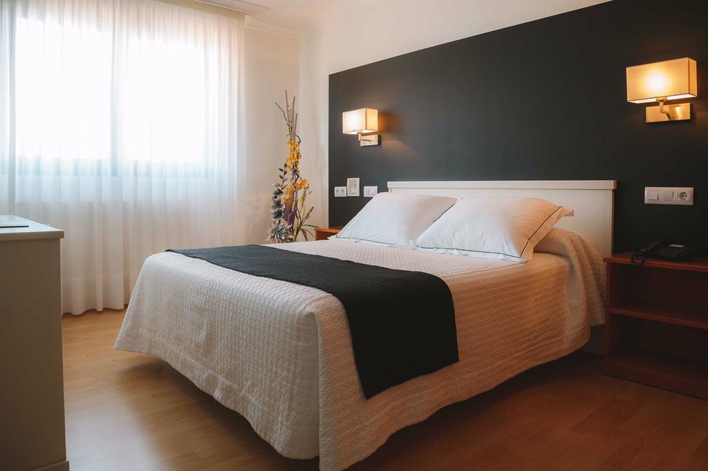 Hotel Lombina Пуэбла-дель-Караминьяль Экстерьер фото