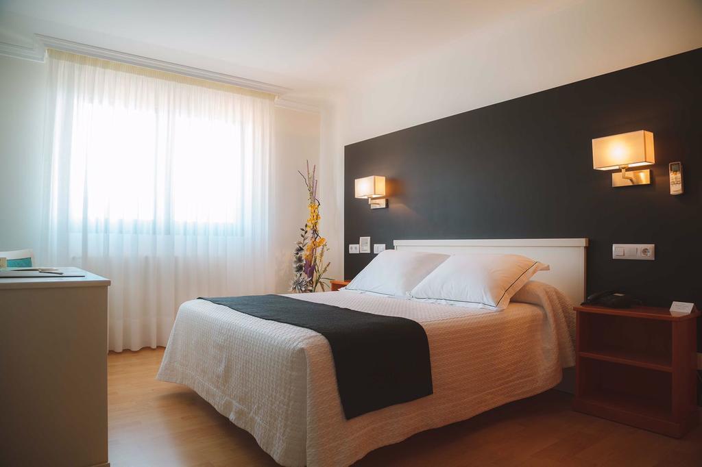Hotel Lombina Пуэбла-дель-Караминьяль Экстерьер фото